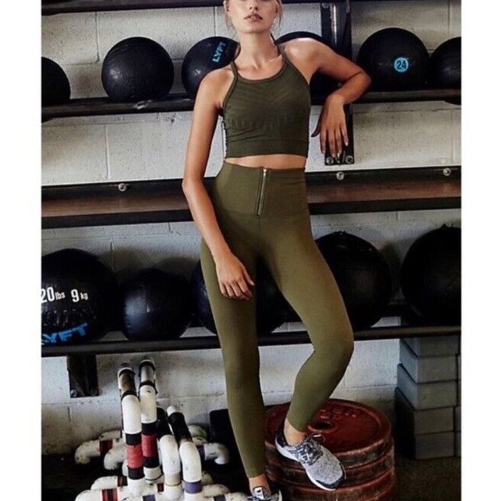 NWT Free People Movement M/L High Rise 7/8 Part Of Me Leggings Army Moss Green